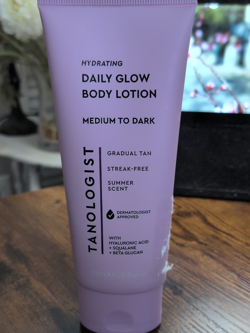 TANOLOGIST Daily Glow Hydrating Body Lotion - Medium To Dark Gradual Tan